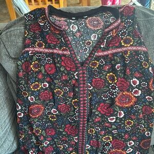 Ladies summer top,  size XL, 60% cotton front and 40% polyester.  Like new.